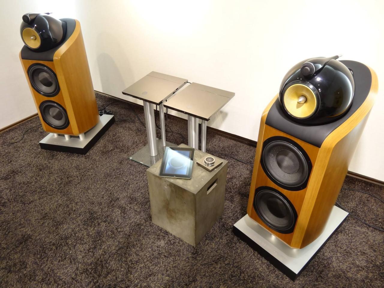 The Benefits of Selling High-End Home Audio Systems