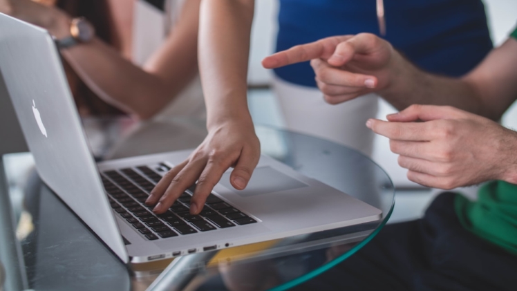 Exploring Self Service Business Intelligence Tools