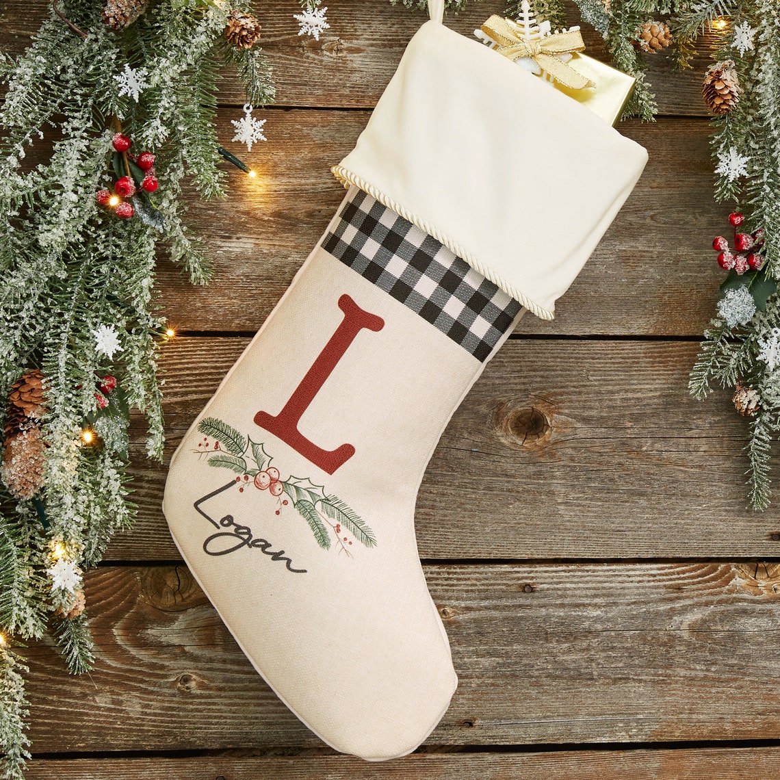 How to Sell Holiday Stockings and Festive Décor with Ease