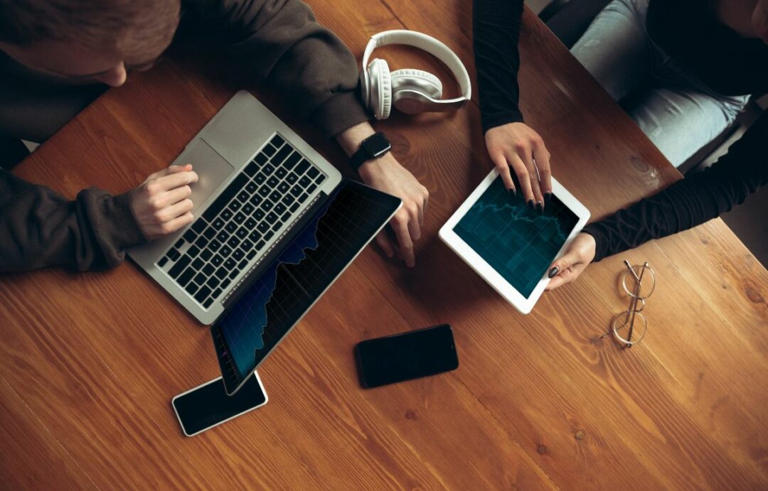 Efek Teknologi Terhadap Kesehatan Mental Pengguna